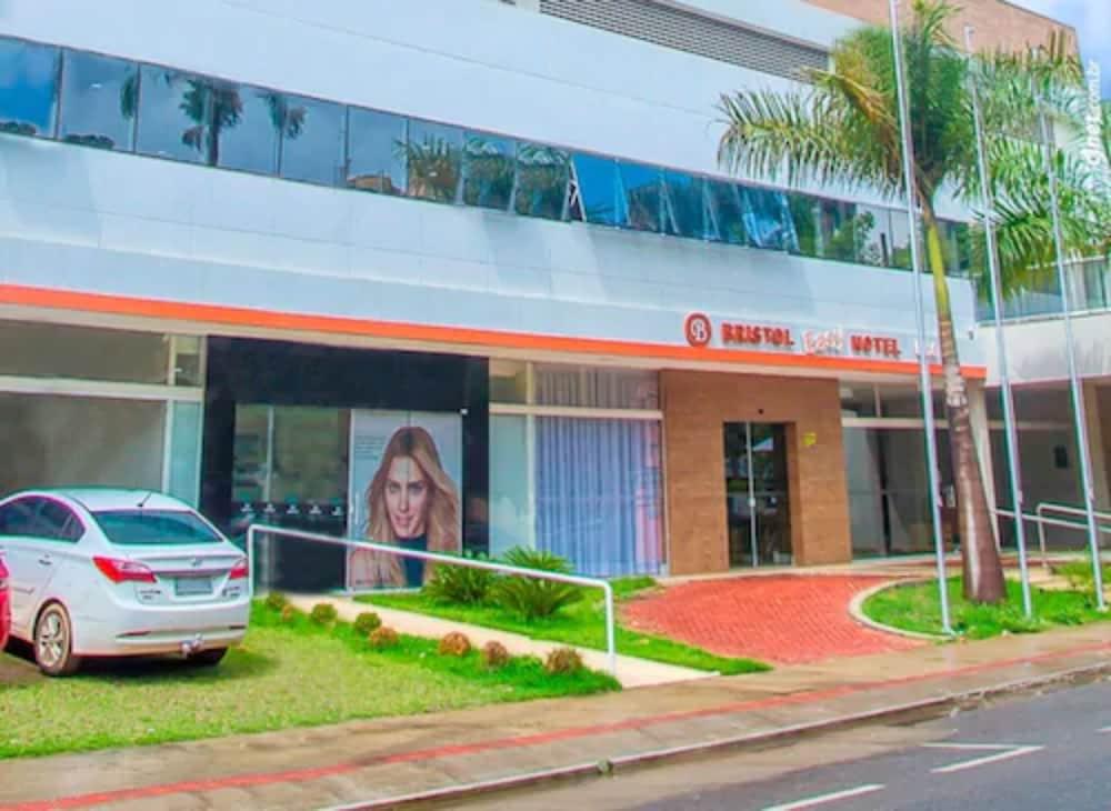 Bristol Easy Uba Hotel Екстериор снимка