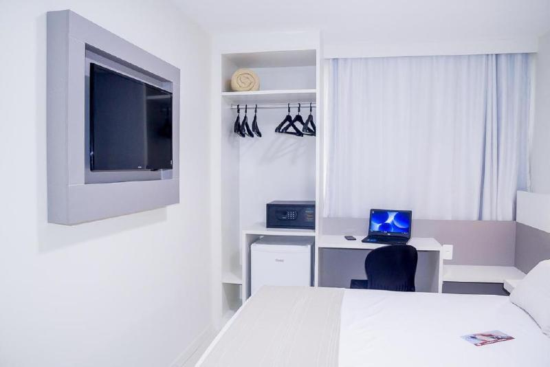 Bristol Easy Uba Hotel Екстериор снимка